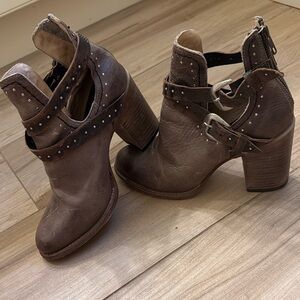 Freebird by Steven Brown Cutout Studded Buckle Ankle Boots Size 9